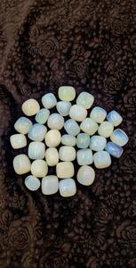 Opalite naturelle de haute qualité, pierre roulée pour la guérison énergétique, la méditation et le bien-être spirituel, disponible à prix d'exportation - Product Image 3