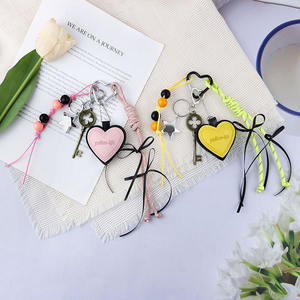 Gantungan kunci ponsel model Korea, rantai liontin hati gaya Ins Korea, gantungan kunci ponsel perempuan laki-laki, aksesori tas tangan, gantungan kunci kulit - Product Image 2