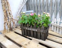 Macetas de madera con forma rectangular, valla de madera para plantas
