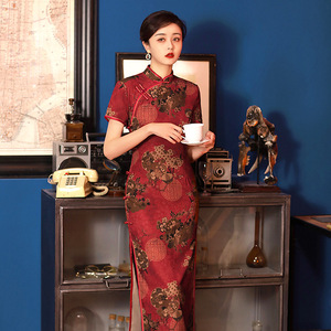 Caliente de manga corta de pie cuello inclinado Frente Rojo vestido de novia Qipao mujeres niñas elegantes vestidos rojos <span class=keywords><strong>Cheongsam</strong></span> precio - Product Image 2