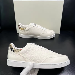 Chaussures décontractées pour hommes de qualité supérieure, polyvalentes, style rétro, design haut de gamme, en cuir personnalisé, légères, plates, pour la marche. - Product Image 6