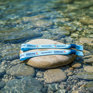 Pulseras Promocionales Personalizadas de Tela Tejida con Impresión por Sublimación, Ecológicas, Desechables, de Poliéster - Product Image 1