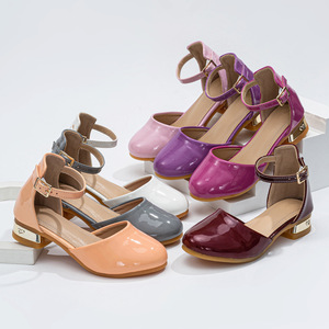 Nouvelles chaussures en cuir PU pour petites filles, design simple, talons hauts, chaussures de cérémonie pour enfants - Product Image 1