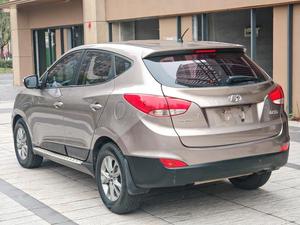 รถยนต์ SUV มือสองราคาถูก ยี่ห้อฮุนได รุ่น IX35 ปี <span class=keywords><strong>2015</strong></span> เครื่องยนต์ 2.0 ลิตร เกียร์อัตโนมัติ ขับเคลื่อน 2 ล้อ รุ่น Comfort 5 ที่นั่ง ใช้เชื้อเพลิงเบนซิน สำหรับผู้ใหญ่ในแอฟริกา - Product Image 6