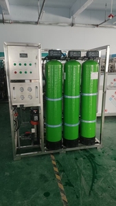 Impianto Industriale Automatico per Osmosi Inversa da 500 LPH con Serbatoi di Pretrattamento a 3 Stadi e Controllo PLC per un'Affornitura Affidabile dell'Acqua - Product Image 3