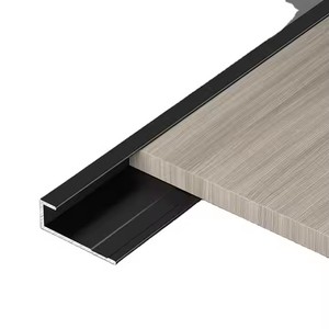 Современная алюминиевая молдинг-лента для стен, C-образная металлическая отделочная планка под дерево для квартир - Product Image 1