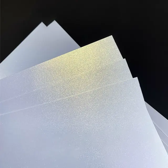 Fu Lam papel perlado personalizado hielo blanco marfil oro crema especialidad nacarado brillo papel para tarjetas de invitación de felicitación proveedores