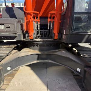 รถขุดตีนตะขาบฮิตาชิ ZX240 มือสอง สภาพดี น้ำหนัก 24 ตัน เครื่องยนต์ ISUZU ผลิตในญี่ปุ่น รุ่นปี 2021 พร้อมสำหรับการตรวจสอบผ่านวิดีโอ รับประกัน 1 ปี - Product Image 4