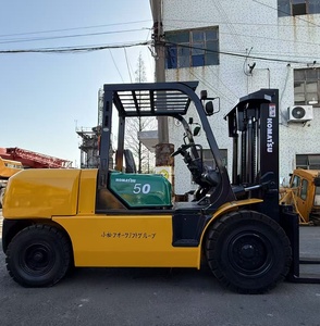 Grand chariot élévateur diesel d'occasion de 10 à 16 tonnes Chariot élévateur KOMATSU FD50 de 5 tonnes avec moteur ISUZU et manette de vitesse latérale Bon état Prix bas - Product Image 3