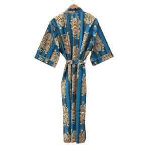 Robe Kimono en Coton Bleu Grande Taille Haut de Gamme pour la Vente en Gros, Vêtement d'Intérieur à Imprimé Floral Fait Main, Disponible à Prix de Gros - Product Image 2