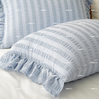 Parure de lit en coton seersucker à carreaux vintage, rayures teintes en fil bleu clair, motif gingham chic et volants plissés