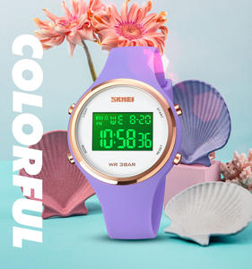 Reloj Deportivo Digital para Mujer SKMEI 1720 Rosa con Logotipo Personalizado, Resistente al Agua 5ATM - Product Image 2