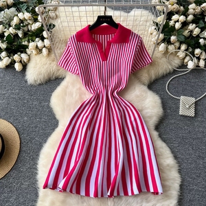 Robe moulante à manches courtes à rayures colorées printemps-automne, robe courte à volants plissés, pull en tricot pour femmes - Product Image 1