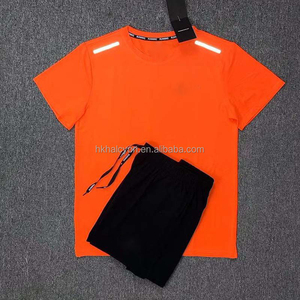 เสื้อยืดแขนสั้นผ้าฝ้ายปักตัวอักษรแฟชั่นสไตล์วินเทจ - Product Image 5