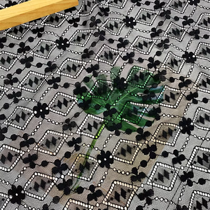 Tissu en dentelle à motif de petites fleurs en gros, tissu en maille à fond en dentelle, polyester, broderie 3D, voile de mariée, tissu en dentelle pour <span class=keywords><strong>robe</strong></span> de mariée française - Product Image 3