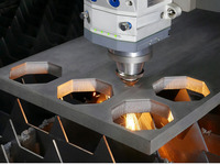 Mesin Pemotong Laser Serat Logam Pipa Lembaran Kontrol Cypcut Komponen Hiwin CNC Berpendingin Air Akurasi Tinggi Fuji PLT 3-Axis