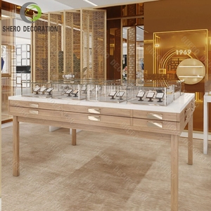Aménagement de vitrine pour bijouterie, mobilier complet sur mesure, design intérieur personnalisé, présentoirs à bijoux, décoration de magasin, rénovation. - Product Image 6
