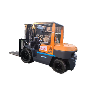 Chariot élévateur TCM 5 tonnes, moteur diesel Isuzu, hauteur de levage 3m, modèle 2023, d'occasion, déplaceur latéral électrique, pneus pleins tout-terrain - Product Image 1