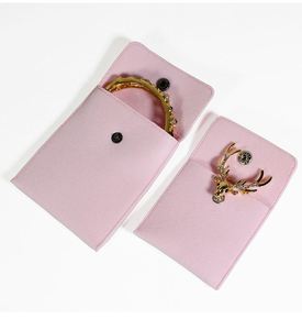 ถุงผ้ากำมะหยี่ไมโครไฟเบอร์ขนาด 10*10 ซม. แบบมีกระดุมแป๊ก สำหรับใส่เครื่องประดับ ของขวัญ  พร้อมปั๊มโลโก้  แบบซองจดหมาย - Product Image 3
