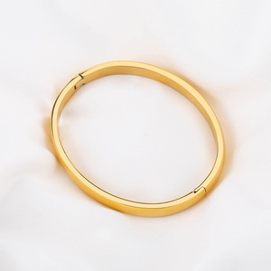 Bracelet pour femme Yunnique en acier titane électroplaqué or 18 carats, design sphérique lisse de 6 mm, bijoux de mode - Product Image 2