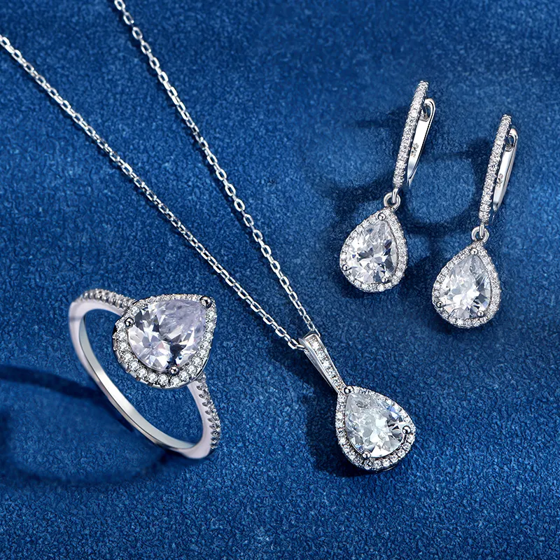 Orecchini in argento con zirconi S925 luminosi originali set di tre pezzi orecchini con anello a goccia d'acqua set di gioielli di vendita caldi