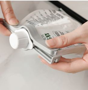 Venta al por mayor de clips de plástico para bolsas de aperitivos domésticos, selladores de alimentos para cocina, abrazaderas para mantener la frescura, utensilios de sellado para almacenamiento. - Product Image 3