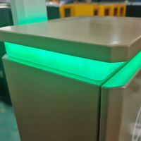 Barrière de circulation sans balais DC avec flèche télescopique de 6 m, vitesse de 1,5 à 6 s, 5 millions de cycles, 2 ressorts, 2 télécommandes, bidirectionnelle, RFID, rouge/vert, IP67