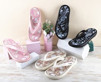 Novedad: Sandalias de verano y primavera para mujer Mei Li Shu, con punta abierta, suela gruesa ligera, patrones personalizados de EVA, ideales para días lluviosos.