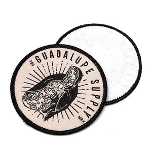 Coudre sur des badges de tissage étiquettes personnalisées école Machine fille Logo tissé vêtements patchs avec bordure Merrow - Product Image 2
