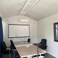 Maison modulaire préfabriquée de luxe avec toit triangulaire au design moderne personnalisé
