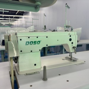 Machine à coudre industrielle à point droit de haute qualité DS-6150 avec moteur servo et forte puissance d'alimentation - Product Image 4