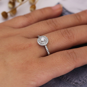 Anello a Doppio Strato con Cristalli Incastonati per Donne, Elegante Accessorio Minimalista per Uso Quotidiano e Feste - Product Image 4