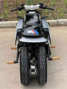 Per Moto a Quattro Ruote Dodge Warhammer Cruiser: Un Raro Oggetto Imperdibile per Appassionati di Motori e Club Automobilistici - Product Image 5