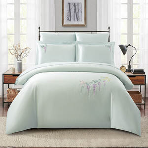 طقم لحاف ألينهوم أورتشارد 100% قطن 350 جرام/متر مربع حشوة بوليستر مع غطاءين للوسائد مطرزين طقم لحاف مطرز من 3 قطع - Product Image 3