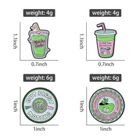 Broches mignonnes au thé matcha, badges amusants au thé vert, bijoux en métal durables pour femmes, cadeau parfait pour une amie, design ludique