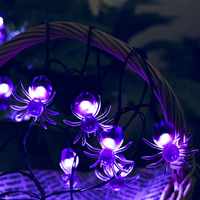 Décorations d'Halloween pour maison, bar ou fête sur le thème des maisons hantées : Guirlande lumineuse LED 3D araignée violette, alimentation solaire/à piles/électrique