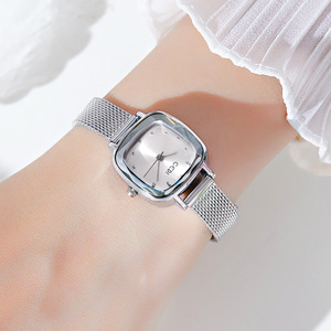 Montre à quartz pour femme, style INS, cadran carré, petite taille, mode rétro, tendance, simple et élégante, pour influenceuses. - Product Image 4