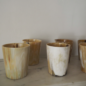 Gobelet en corne naturelle fait main, écologique, poli, rustique, pour la Saint-Valentin et le Nouvel An - Product Image 1
