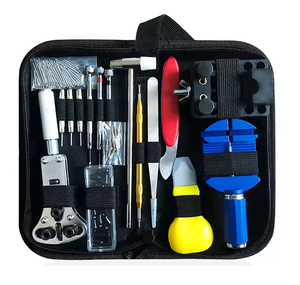 Kit de réparation complet de 147 outils utiles pour horlogers : ouvre-boîtier, outil de retrait de maillons, outils de barrettes à ressort - Product Image 1