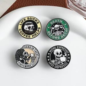 เข็มกลัดรูปกางเขนแฟชั่นรูปนางฟ้าทำจากโลหะผสมสังกะสี Skeleton Coffee  แบบตลกๆ  สำหรับติดเสื้อ  ขายส่ง - Product Image 4
