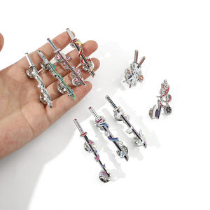 Popüler Anime Tasarımlı Yumuşak Mineli Rozet, Çocuklar İçin Koleksiyonluk Anime Kılıç Rozet Seti - Product Image 3