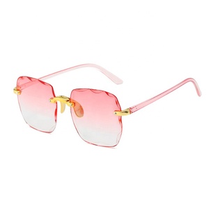Nouvelle Arrivée Lunettes <span class=keywords><strong>de</strong></span> <span class=keywords><strong>Soleil</strong></span> Sans Monture Tendance Luxe Vente en Gros Lunettes <span class=keywords><strong>de</strong></span> <span class=keywords><strong>Soleil</strong></span> <span class=keywords><strong>Femme</strong></span> Mode Haute Qualité - Product Image 5