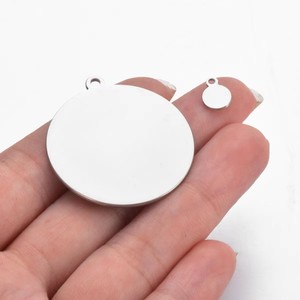 Etiquetas de Aleación Personalizadas, Etiqueta de Metal Grabada con Logotipo de Marca, Hecha a Mano, para Prendas de Vestir - Product Image 5