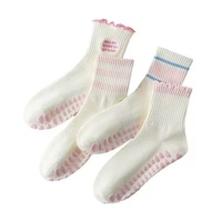 Chaussettes de yoga et de Pilates personnalisées pour femmes - Antidérapantes, respirantes, en Spandex/Coton, avec logo sur le bord et le bas, personnalisables en gros pour la saison printanière