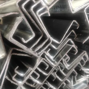 Perfil de acero ranurado en forma de Z galvanizado, fabricante OEM chino superior para panel solar, compatible con forma de Z