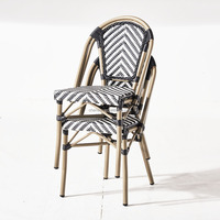 Ensemble de table et chaises en rotin style bistrot français pour l'extérieur, table en bambou pour restaurant de rue