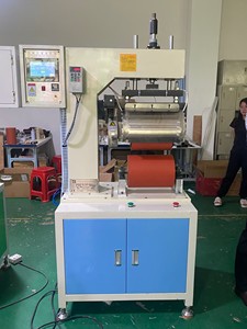 Machine de transfert de chaleur de logo de planche à roulettes de vente entière de planche à roulettes électrique de carbone d'usine de la Chine avec le contrôle de PLC - Product Image 4