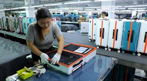 กระเป๋าเดินทาง MGOB แบบแข็งสีพาสเทล มีหลายสีและขนาดให้เลือก น้ำหนักเบา ผลิตจากวัสดุ PC พร้อมล้อหมุน - Product Image 6