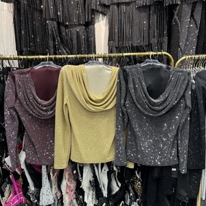 เสื้อเบลาส์คอวีประดับคริสตัลหนัก ผ้าคอตตอนผสม สไตล์ฝรั่งเศสเก๋ไก๋ ทรงเข้ารูป ประกายวิบวับ เหมาะสำหรับงานปาร์ตี้ คอลเลคชั่นใหม่ ฤดูใบไม้ผลิ ปี 2026 ขายส่ง - Product Image 3
