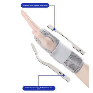 Penyangga Pergelangan Tangan dengan Penopang Jempol, Penahan Terowongan Karpal, Dapat Disesuaikan, Bernapas, dan Meredakan Nyeri - Product Image 3